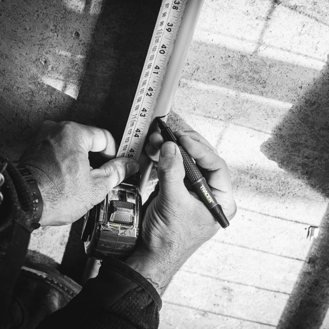 Permanent märkpenna med ultrafint/fint dubbelt spets för trä, metall och plast – svart