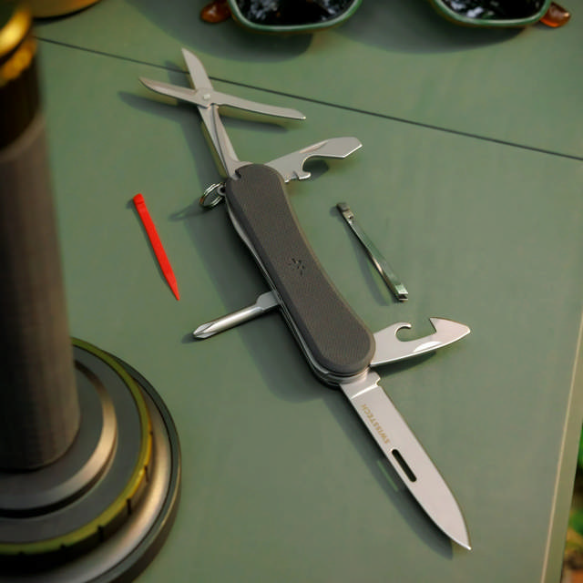 Helfen, 12‑i‑1 multiverktyg