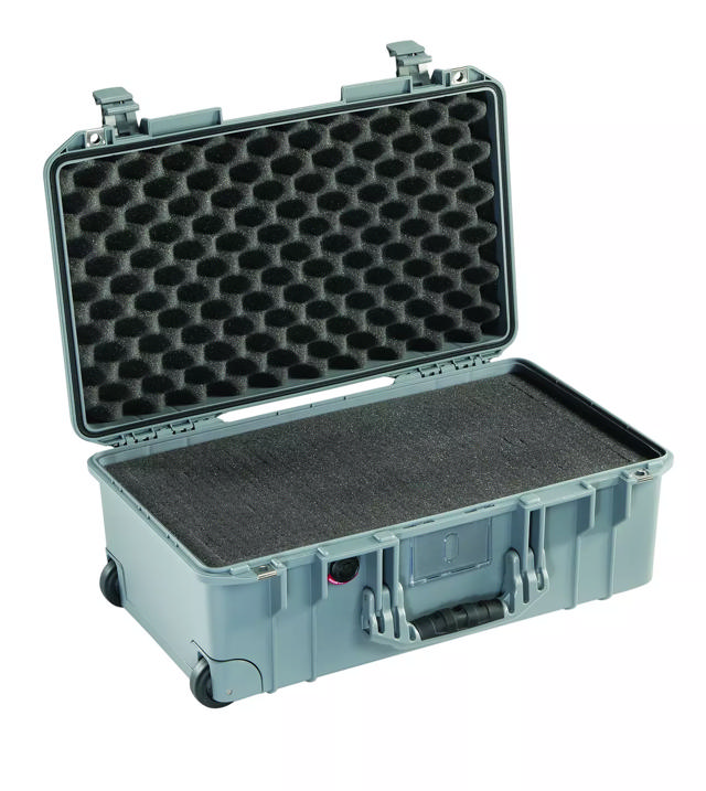 Peli™ 1535 Air Carry-On u/skum